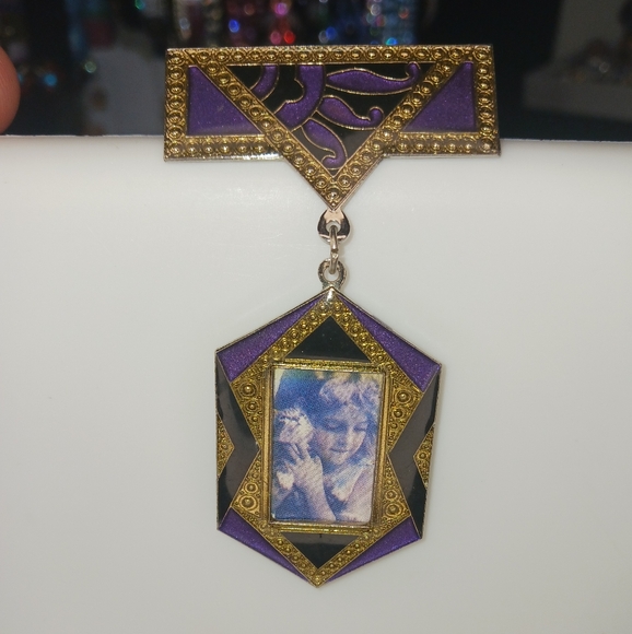 Vintage Dangle Photo Frame Brooch Pin Purple Royal Ceremonial Style - Picture 9 of 10